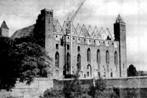 Gniew dawniej - zamek w czasie odbudowy