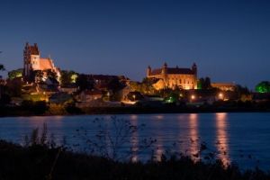 Fot. Studio A Gniew nocą - panorama miasta