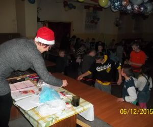 Mikołaj uczył dzieci segregować śmieci