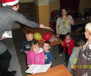 Mikołaj uczył dzieci segregować śmieci
