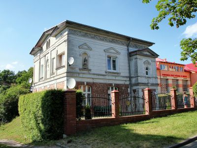 Evangelical orphanage building