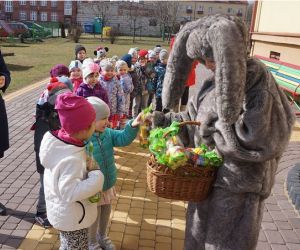 Zając w gniewskim przedszkolu