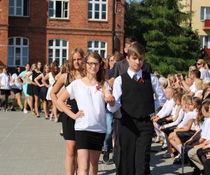 Uroczyście pożegnano szóstoklasistów