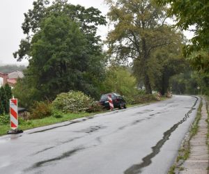 Budowa chodnika przy parku