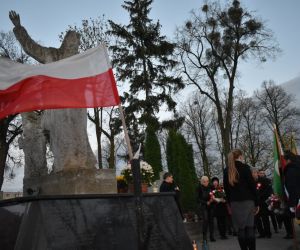 Chwała bohaterom tamtych dni!