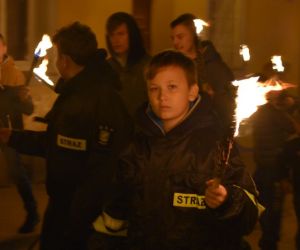 Chwała bohaterom tamtych dni!