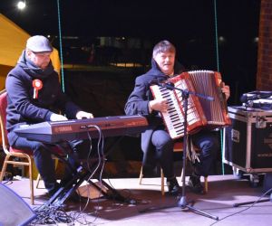 Chwała bohaterom tamtych dni!