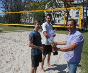 Uczniowie ZSP w Gniewie mistrzami powiatu w siatkówce plażowej