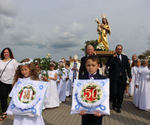 Tłumy pielgrzymów odwiedziły miejsce cudów