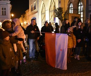 Gniew w hołdzie prezydentowi Adamowiczowi