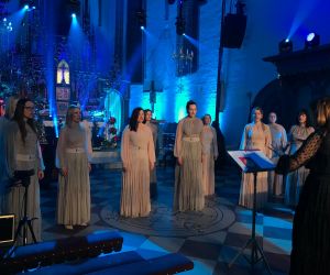 Królewskie kolędowanie w gniewskim kościele z chórem Harmonia Sphaerarum.