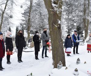 Oddanie hołdu zasłużonym Kociewiakom na piaseckim cmentarzu