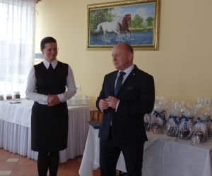 Burmistrz Maciej Czarnecki i sekretarz Karolina Liebrecht na spotkaniu z sołtysami