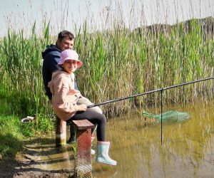 Rodzinny piknik wędkarski - zdjęcie