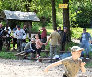 Rodzinny piknik wędkarski - zdjęcie