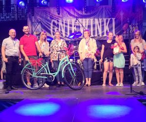 Gniewinki 2023 - wręczenie nagrody w konkursie "wygraj rower na gniewinki"