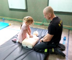 Gniewscy strażacy szkolą najmłodszych