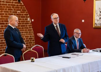 umowy podpisane na Granty dla szkół -  fot. Karol Stańczak
