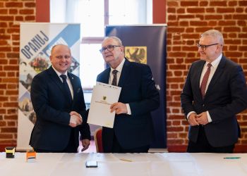 umowy podpisane na Granty dla szkół -  fot. Karol Stańczak