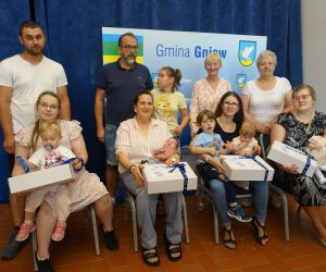 spotkanie z rodzicami i ich nowonarodzonymi dziećmi