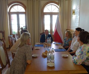 wręczenie aktów
