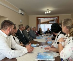 Omawianie spraw bieżących