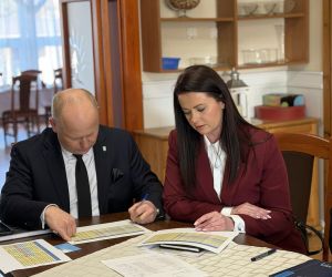 Omawianie spraw bieżących