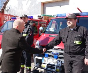 przekazanie dofinansowania gminnych OSP