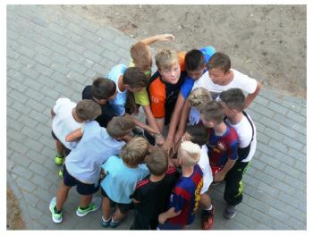 Juniorzy Mewy Gniew na obozie piłkarskim w Jantarze