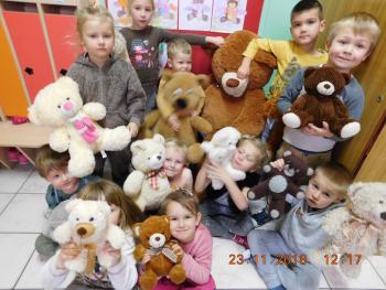 Pluszowy Miś w jeleńskim przedszkolu