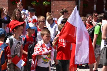 Święto Wolności i Solidarności – na rynku w Gniewie odśpiewano hymn Polski