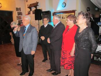 Gniewscy seniorzy na andrzejkach w Lubichowie