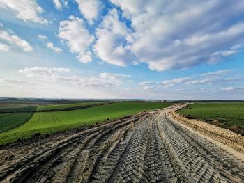 Powstają drogi dojazdowe w ramach budowy farmy wiatrowej