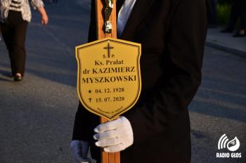 Tłumy żegnały ks. prał. K. Myszkowskiego