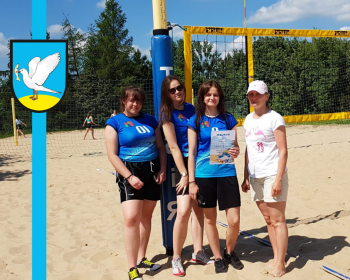 Dziewczęta ZSP w Gniewie – Wicemistrzyniami Powiatu w siatkówce plażowej