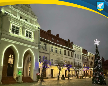 Gniew stroi się na Święta Gniew