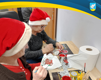 Warsztaty o tematyce świątecznej w Dziennym Domu Seniora